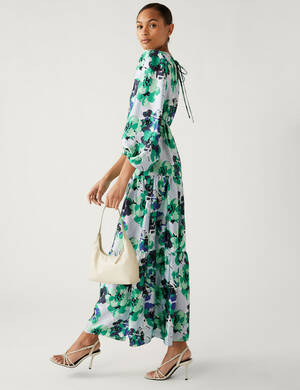 marksandspencer_SS23_T69_1692E_kasane maxi saty s rukavem_kvety_zelena_2199Kc_modelka2.jpg